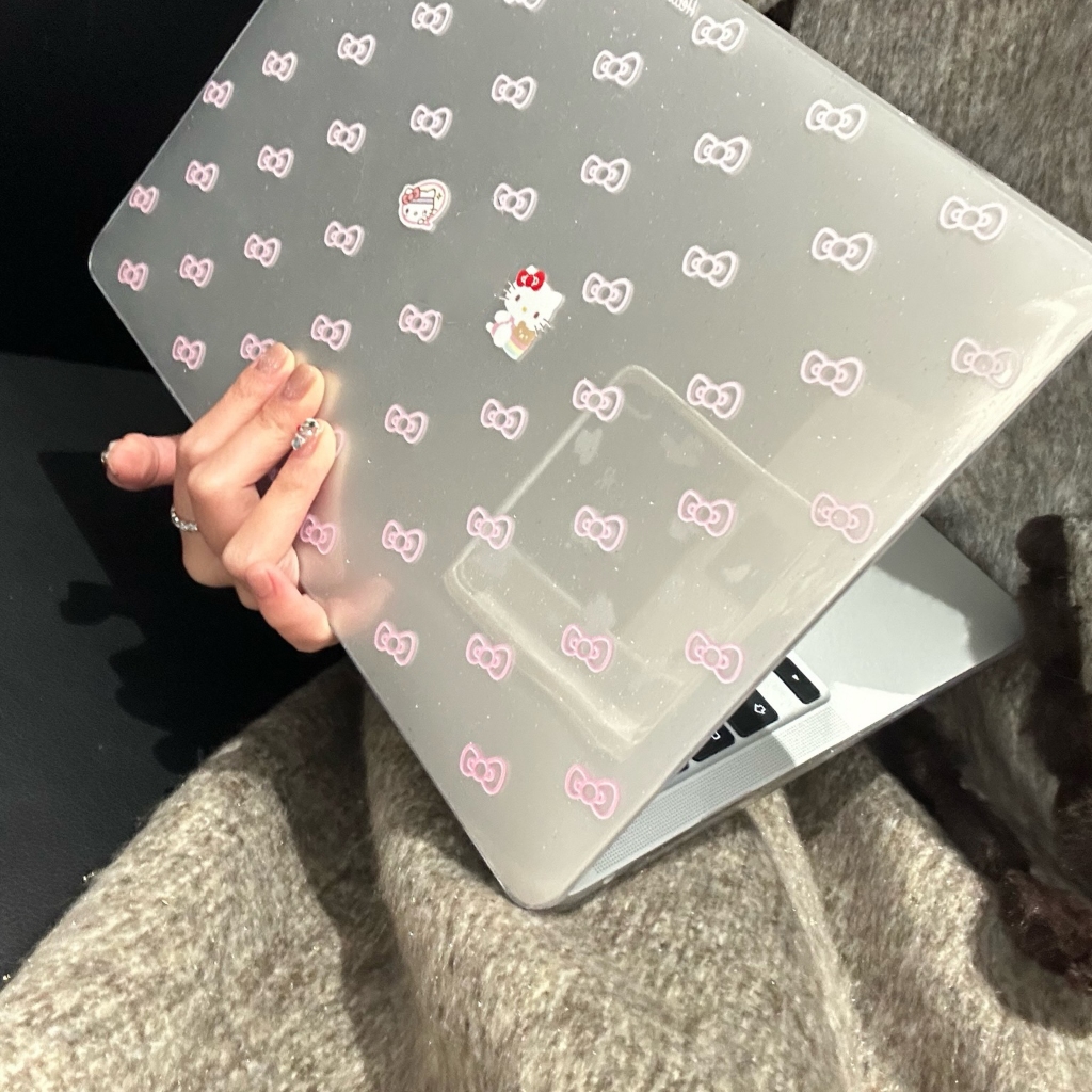 Shesell พร้อมส่ง✨เคส macbook(Glitter)hello kitty Ribbon Air13 Pro13 เคสสำหรับแมคบุ๊คใส A3241 A2681