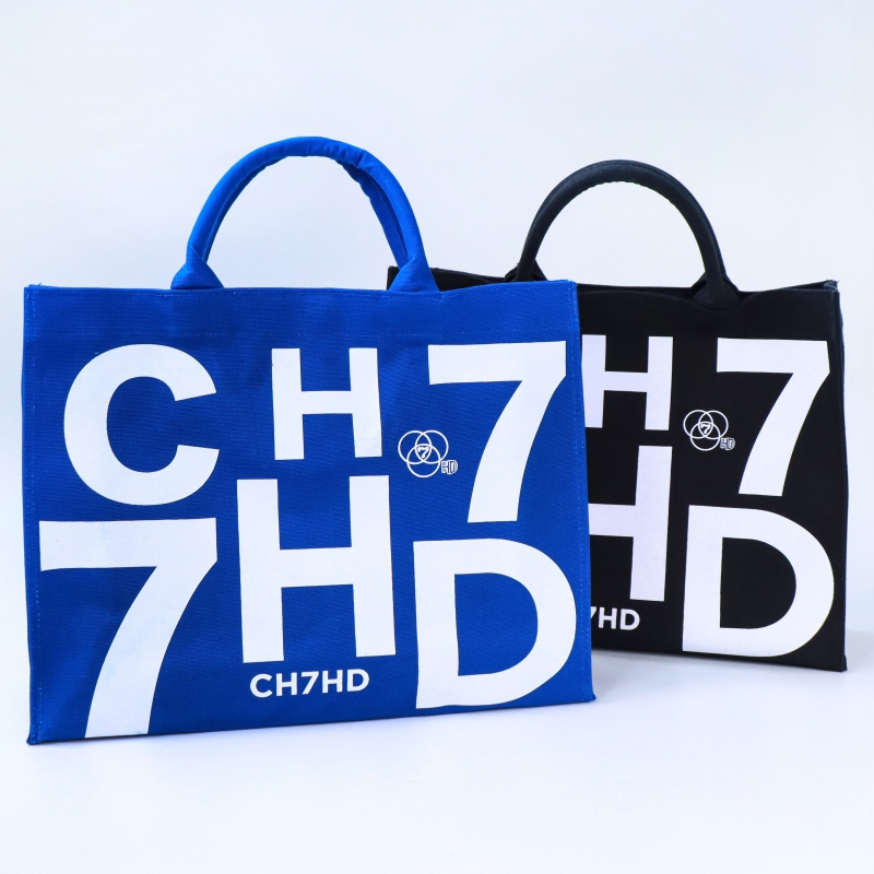 กระเป๋าผ้าแคนวาส CH7HD สีดำและสีน้ำเงิน