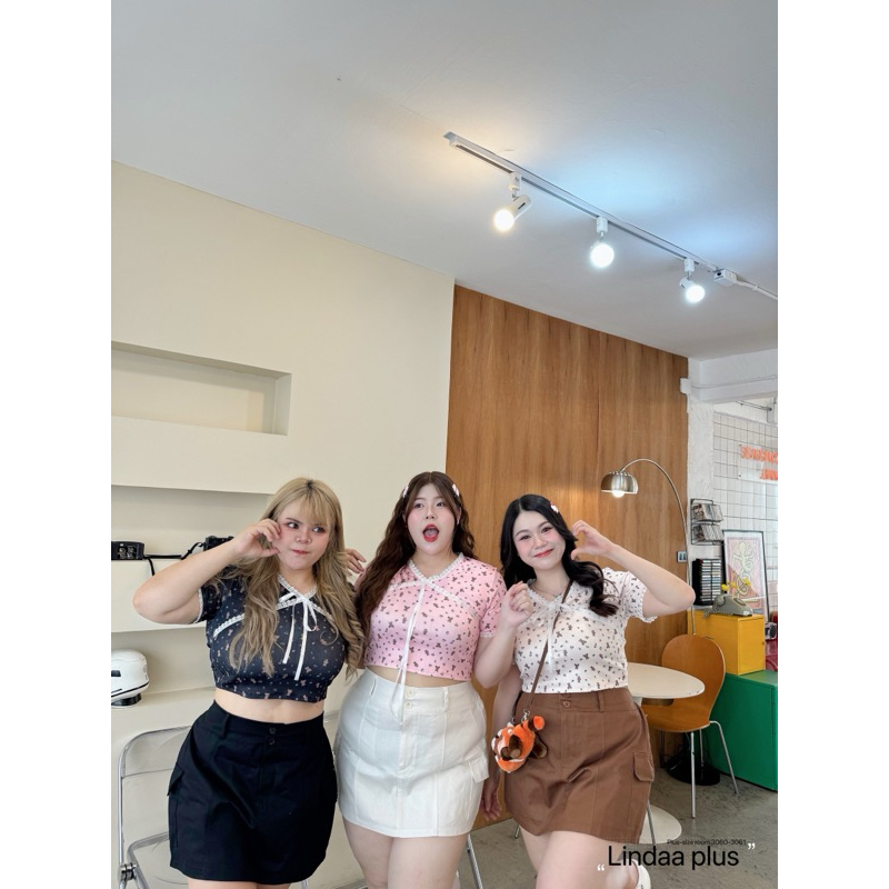 กางเกงกระโปรงรอบ กระดุมหน้า2เม็ด มาพร้อมกระเป๋าแต่งข้างทรงเท่ห์ กระดุมกระเป๋าใช้ได้จริง ผ้ายีนวาฟป๊อปนำเข้าเนื้อดีมาก