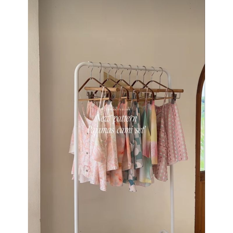 SALE (พร้อมส่ง) 𝒩𝑒𝓌 𝓅𝒶𝒿𝒶𝓂𝒶𝓈 ; 𝒸𝒶𝓂𝒾+𝓈𝒽𝑜𝓇𝓉𝓈