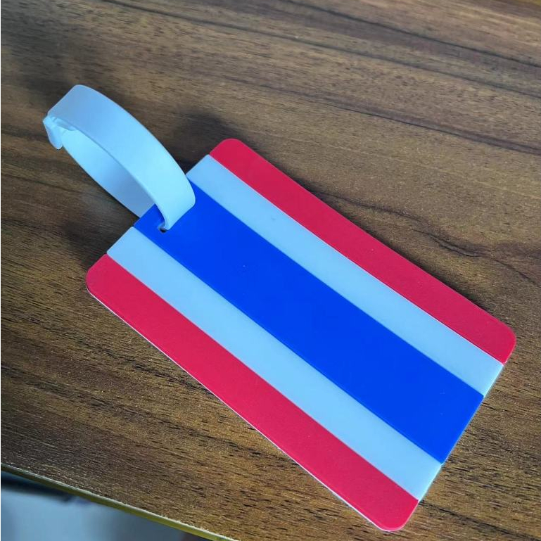 ใหม่ธงพีวีซีแท็กกระเป๋าเดินทางธงบัตรผ่านขึ้นเครื่องแท็กป้องกันการสูญหายใบอนุญาตทำงานบัตรประจำตัวผู้ถือบัตรรถบัส
