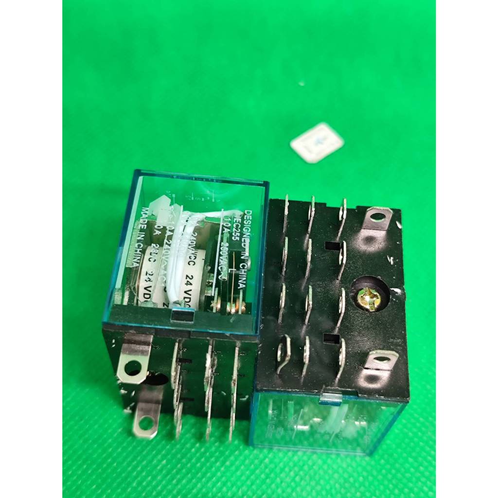 รีเลย์ LY4N DC24V ยี่ห้อจีน  ใช้งานแทนได้ ของตามรูป LY4N-J