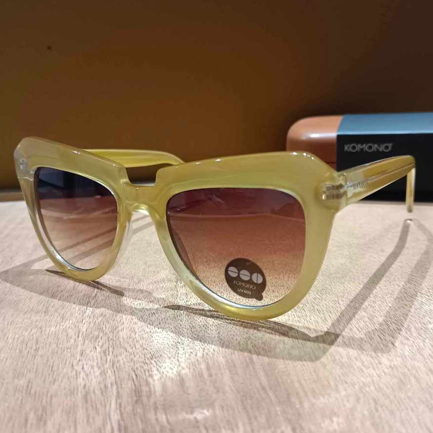 แว่นกันแดด Komono รุ่น  Stella : Gold