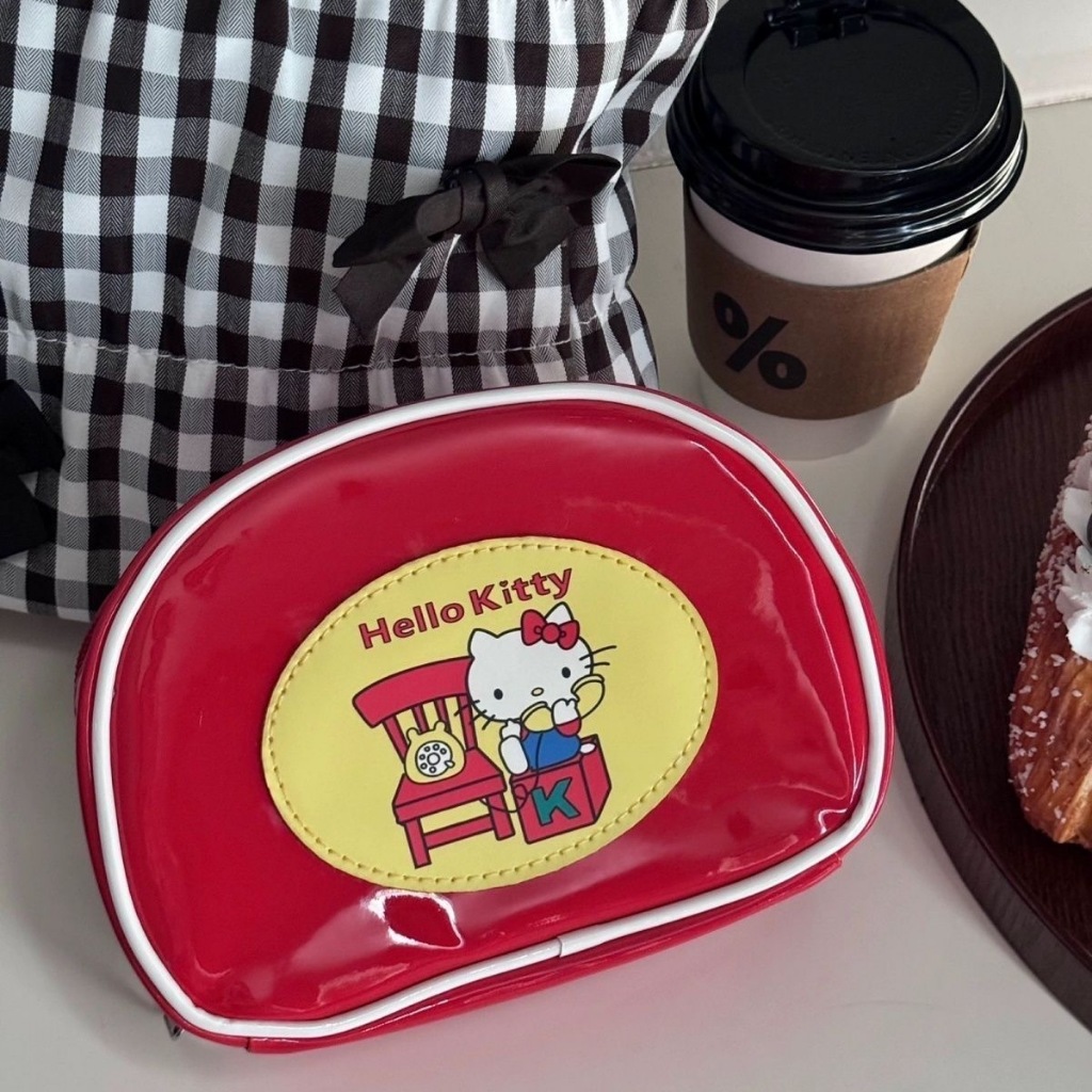 (พร้อมส่ง🐱) HELLO KITTY cosmetic bag กระเป๋าเครื่องสำอาง ลายคิตตี้