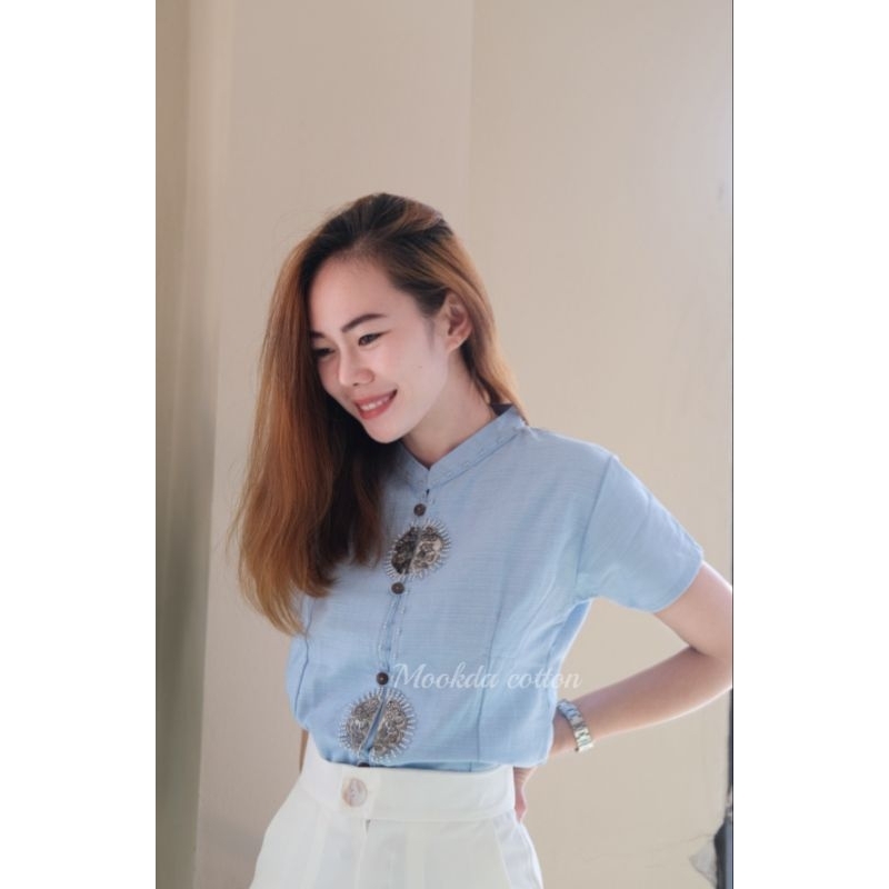 เสื้อผ้าฝ้ายคอจีน รุ่นเเต่งครึ่งเสี้ยว