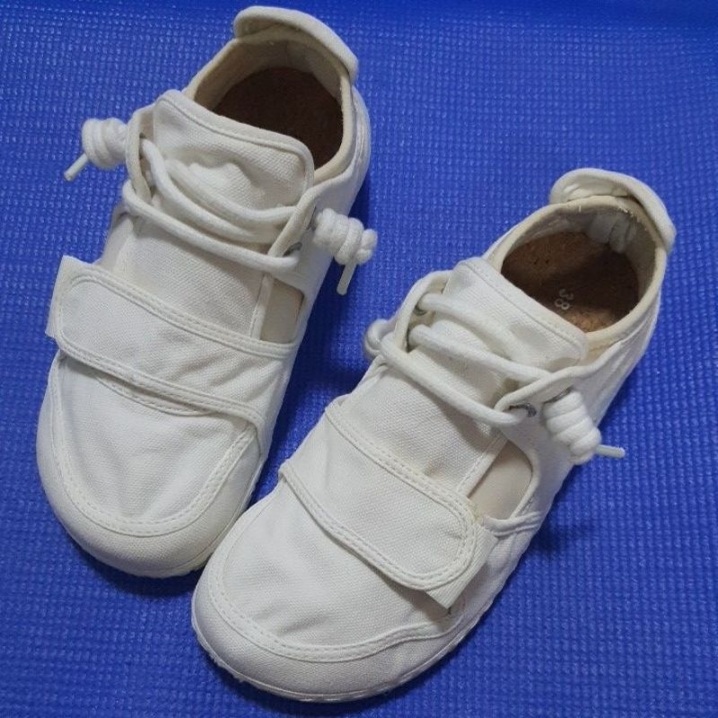 💕OTZ  shoes 👟 รองเท้าผ้าใบเพื่อสุขภาพสีขาว มือสอง size:38/24 cm #612