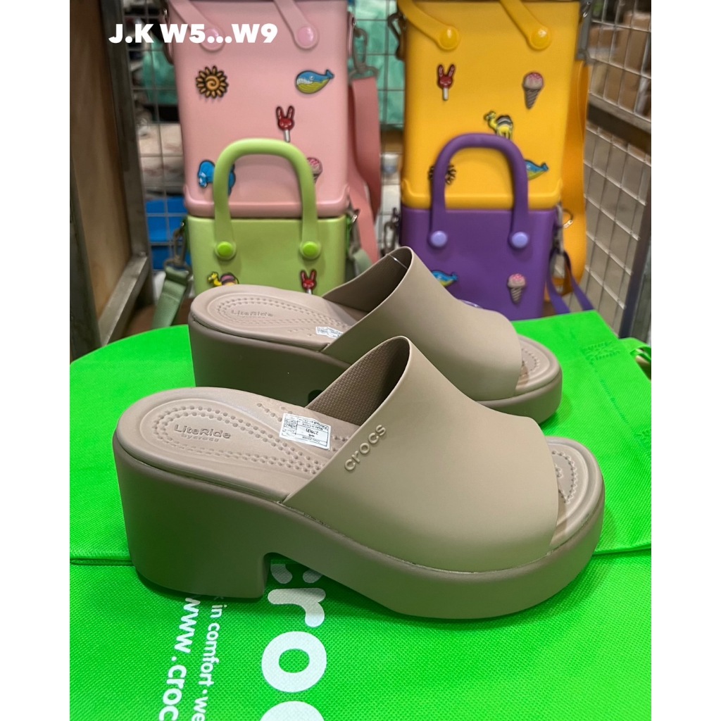 Crocs Brooklyn High Weidge Sandal รองเท้าแตะผู้หญิ่ง น้ำหนักเบาพื้นนี่มใส่สบายทันสมัยใส่สวย ส้นสูง 3"=6.1cm พร้มส่งในไทย