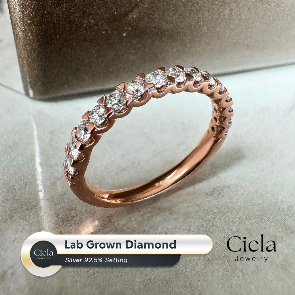 𝐂𝐢𝐞𝐥𝐚 𝐉𝐞𝐰𝐞𝐥𝐫𝐲 แหวนเพชรแท้ Lab Grown น้ำ 100, VVS, 0.04 Ct x 15 เม็ด (รวม 0.6 Ct) ตัวเรือนเงิน 92.5%