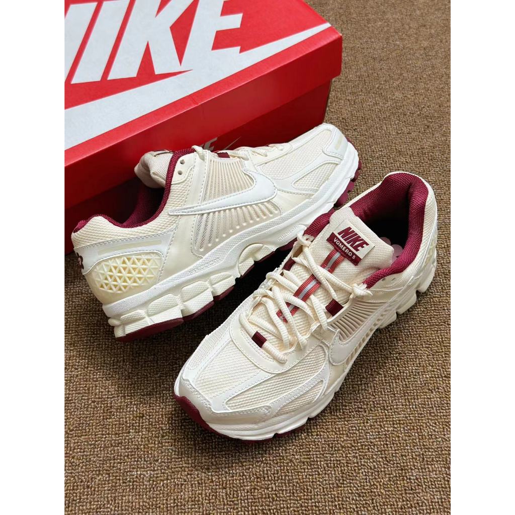 ❤ ของแท้100% รองเท้าผ้าใบ❤ NIKE AIR ZOOM VOMERO 5 FQ6868-111.FQ6868-181.FD0884-025.FD9919-001.FB8825-001 sneakers