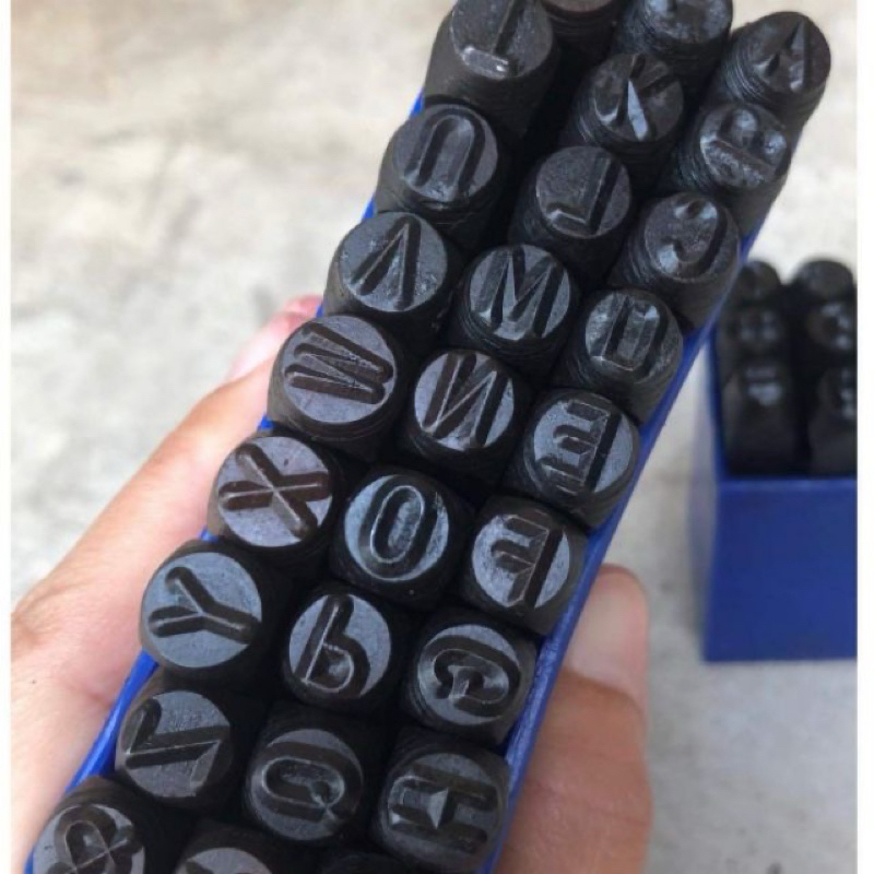เหล็กตอกตัวอักษร ขนาด 8 mm.  A-Z ( จำนวน 27 ตัว) ทำจากวัสดุเหล็กกล้าอย่างดี 🔻เหล็กตอกตัวอักษร ยี่ห้อ