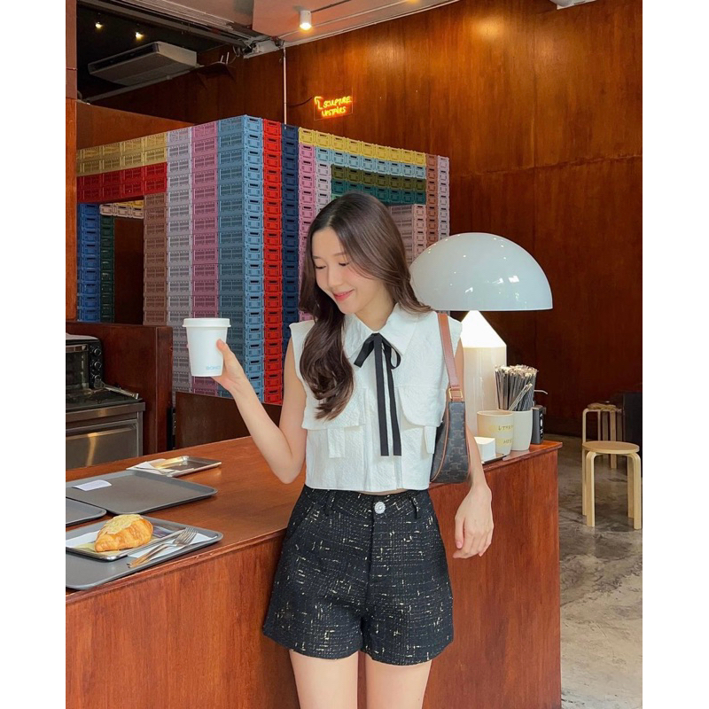 Everymay shop ส่งต่อ เสื้อ Gigi สีครีม มือ1