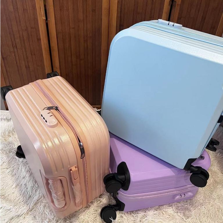 กระเป๋าเดินทางมี 3 สี ขนาด 18 นิ้ว สามารถนำขึ้นเครื่องบินได้ สามารถหมุนได้ 360 องศา