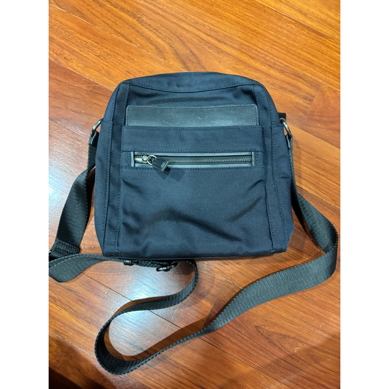 กระเป๋าสะพายข้างผู้ชาย CK