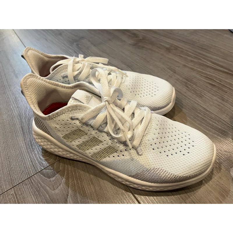 รองเท้า Training Adidas Fluid Flow