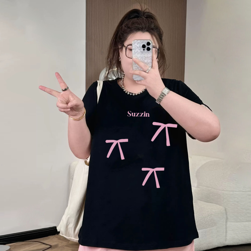 TeddyTee🎀เสื้อสาวอวบ🎀 สำหรับสาวอวบ พลัสไซส์ ทรงหลวม พรางหุ่น มินิมอล oversize ผ้าฝ้ายแบบนุ่มไม่หด ร้อนใหม่ฮิต "BOW"