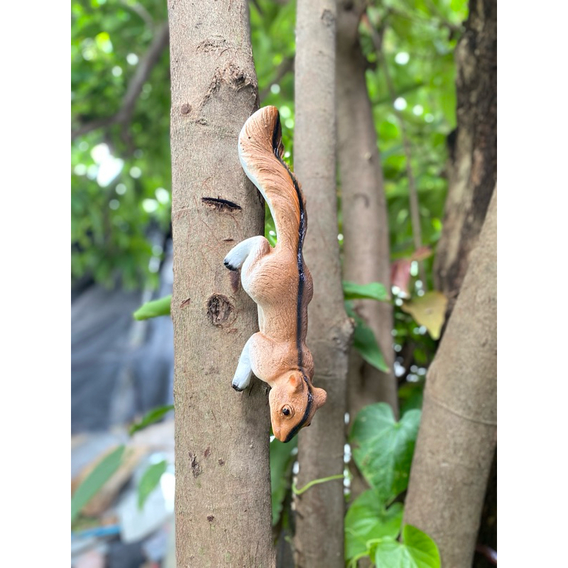 กระรอกเรซิ่นแขวน (สีน้ำตาลโกโก้) 29*8cm ไซร้เล็ก ตกแต่งบ้านและสวน ตกแต่งคาเฟ่