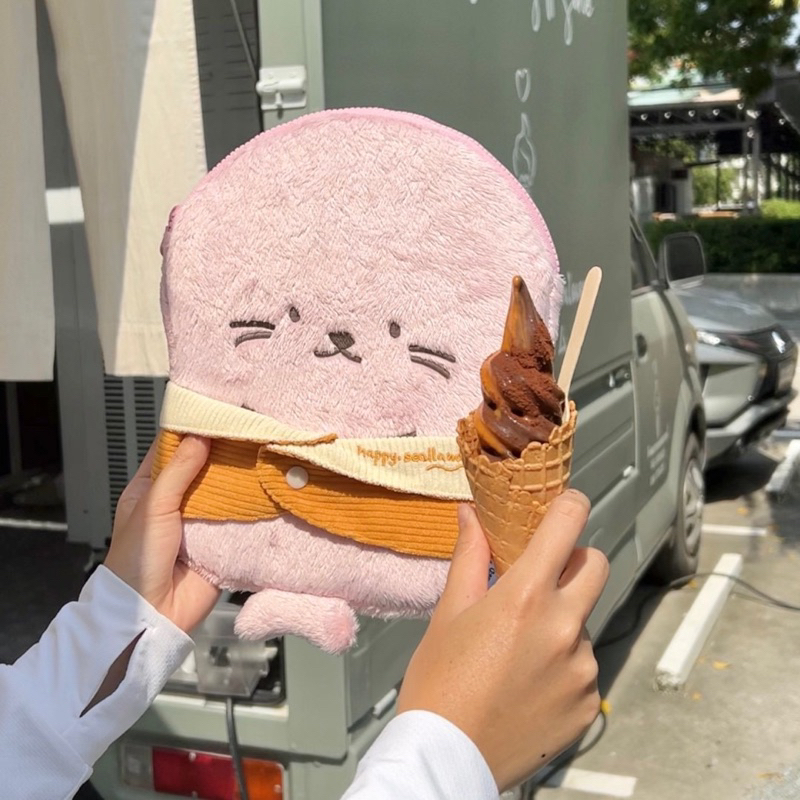 ชุดสำหรับตกแต่ง กระเป๋าไอแพด น้องแมวน้ำ🦭💗 *ไม่รวมกระเป๋า / 'Bear hat' and 'Blanket' for ipad macbook pouch - รูปที่ 3