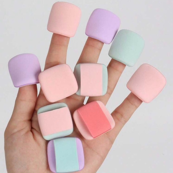 พัฟคุชชั่น พัฟจิ๋ว สัมผัสนุ่มน่าใช้ สีสันน่ารัก สำหรับแต่งหน้า สุ่มสี 1 กล่อง 4 ชิ้น