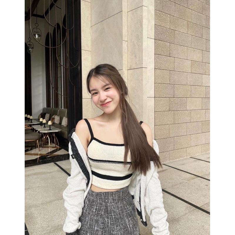 พร้อมส่ง Kenny top Gorgeous top for your next brunch!