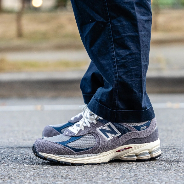New Balance รองเท้าผ้าใบ รองเท้าลำลอง M 2002R Navy Castlerock M2002REL (6500)