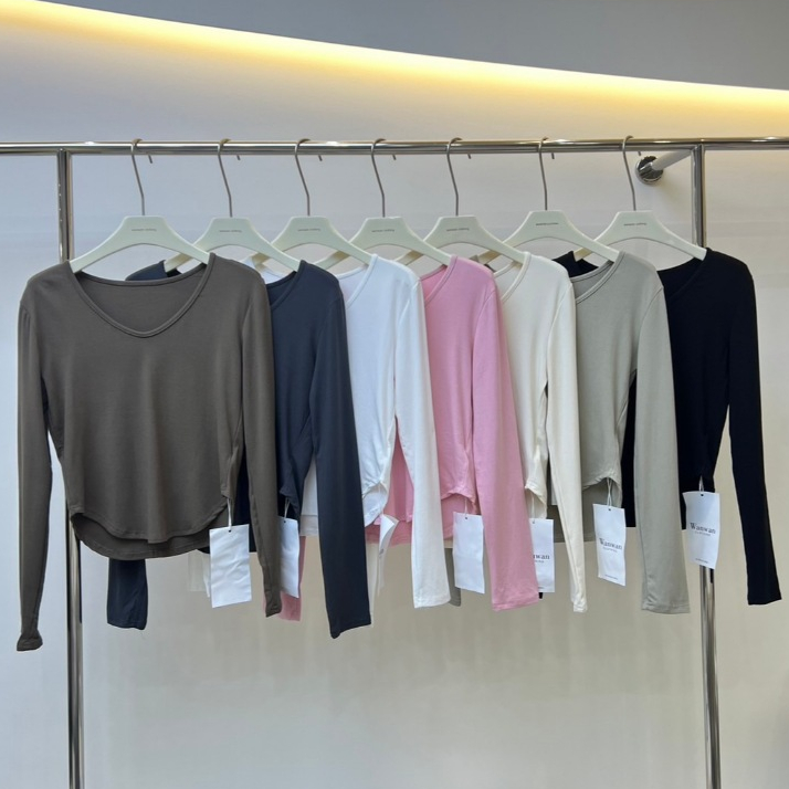 เสื้อยืดคอวี แขนยาว ผ้ายืด