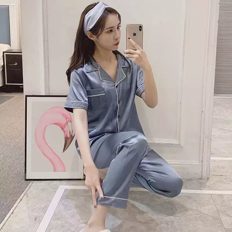 6666 SBT ชุดนอนผู้หญิง ชุดนอนเสื้อ+กางเกง ผ้าซาตินบาง สีพื้น ผ้าไม่ลื่นและไม่หยาบมาก กางเกงทรงขาเรียว เผื่อขนาด 1 ขนาด พ