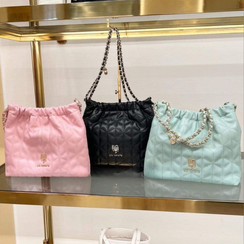🌈พร้อมส่ง 𝐋𝐘𝐍 Monet Infinite Shoulder Bag กระเป๋าทรงพอช-สะพายข้าง​ สายสะพายโซ่พันหนัง