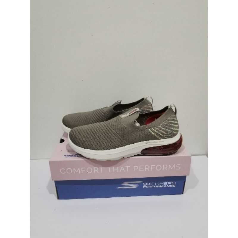 รองเท้า Sketchers go walk