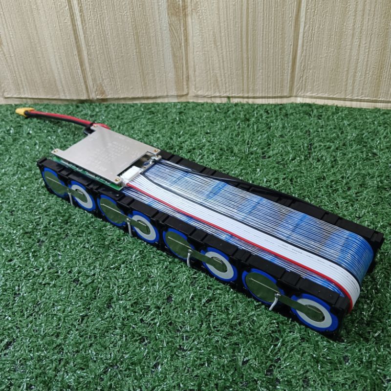 แบตเตอรี่ลิเธียมฟอสเฟต LifePo4 8S 26โวลท์ 6 แอมป์ bms 15 แอมป์แบตเตอรี่ DIYพร้อมหัวต่อ XT 60 แบตเตอร