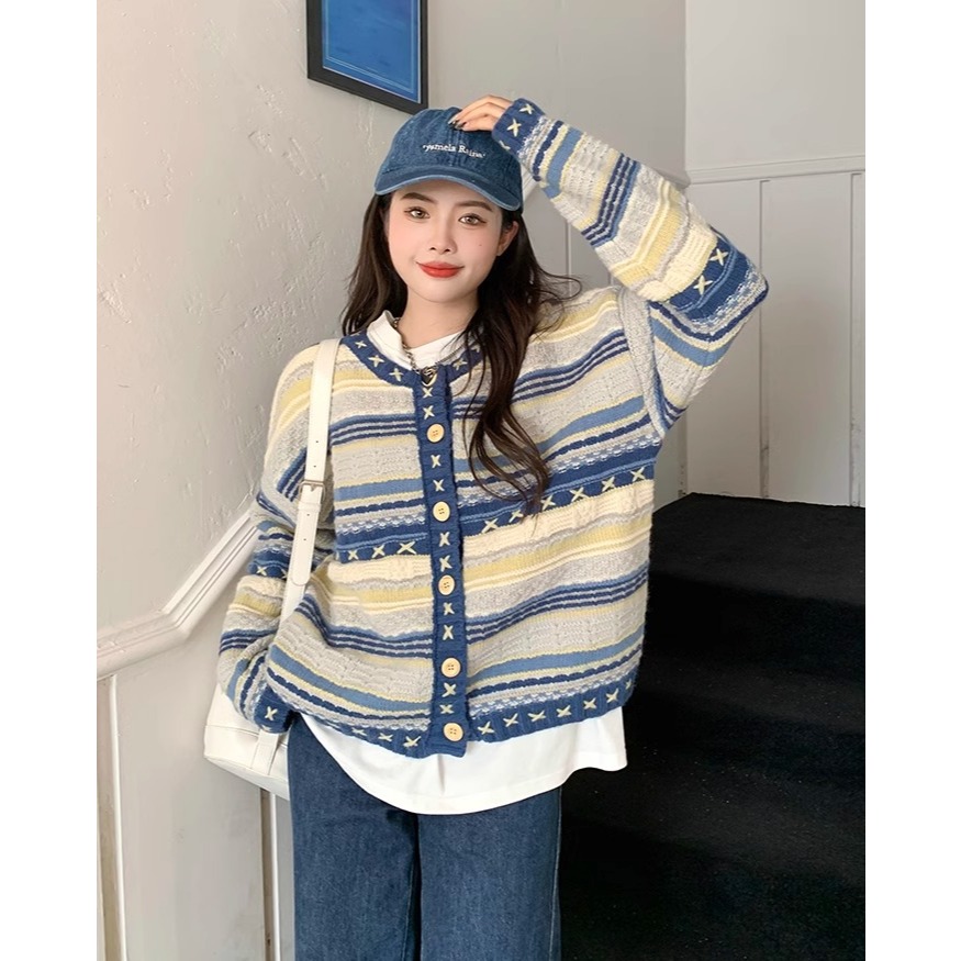 สีสวยมากๆ เสื้อคาร์ดิแกน เสื้อกันหนาว แขนยาว ไหมพรมกระดุมหน้าถักลาย ทรงหลวม ลายทาง บล็อกสี สไตล์เกาหลี สําหรับผู้หญิง
