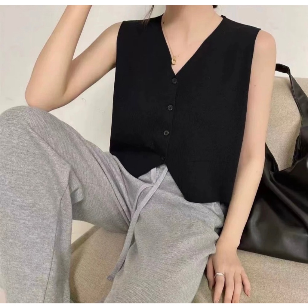 [W0226] เสื้อแขนกุดไหมพรม เสื้อกั๊ก คอวี ผ้าไหมพรมแต่งกระดุมหน้า เว้าด้านหน้า  สีพื้น สไตล์เกาหลี - รูปที่ 3