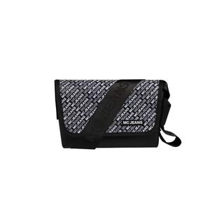 Mc JEANS (แม็คยีนส์) กระเป๋าสะพายข้างผู้ชาย กระเป๋าผ้าใบ Crossbody Bag สีดำ M02Z092