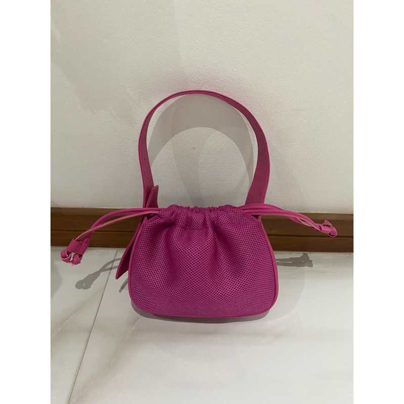 ส่งต่อ กระเป๋าสะพายข้าง Plush Studios  รุ่น Wonton Bag