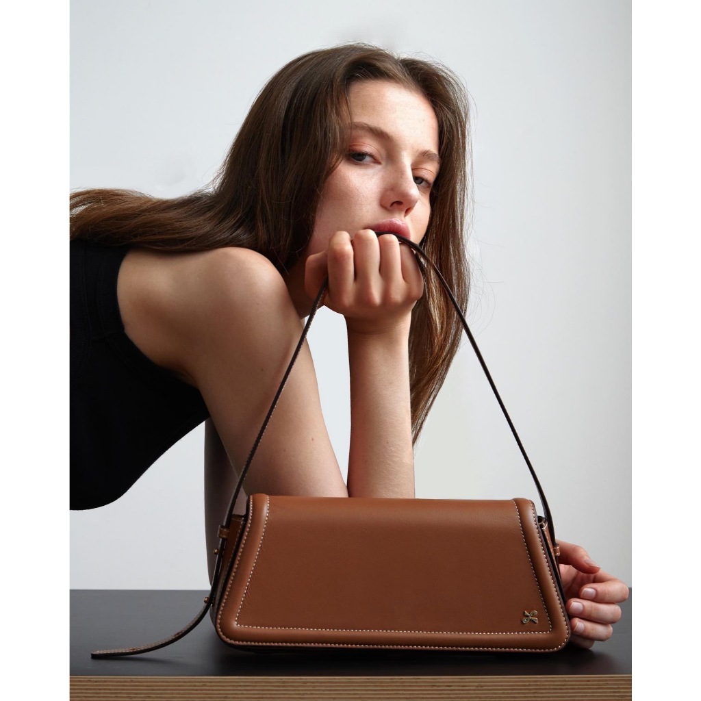 LUNNE กระเป๋าสะพายไหล่ หนังวัวแท้ รุ่น REMI Shoulder Bag