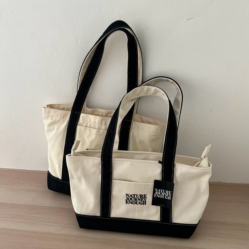 (ส่วนลดหน้าแอพหาไม่เจอทักแชทนะคะ🥰) two tone bag กระเป๋าผ้าแคนวาส ทูโทน