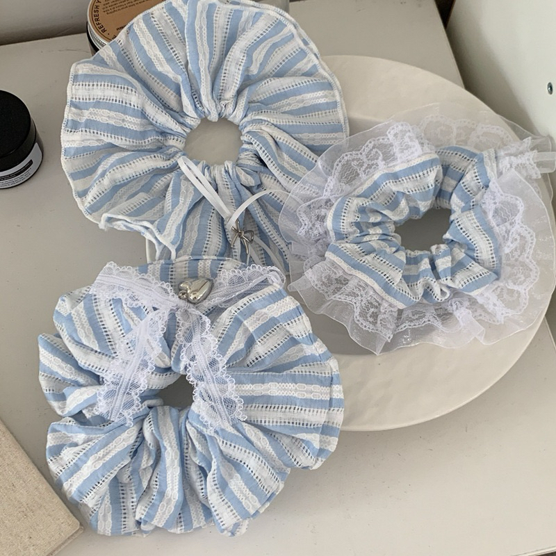 blinkgirl พร้อมส่ง Scrunchies ยางรัดผม สีฟ้าขาวคิ้วท์ๆ