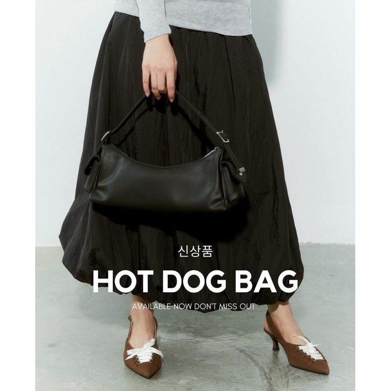 กระเป๋า Hotdog bag 990 THB (from 1290 THB)