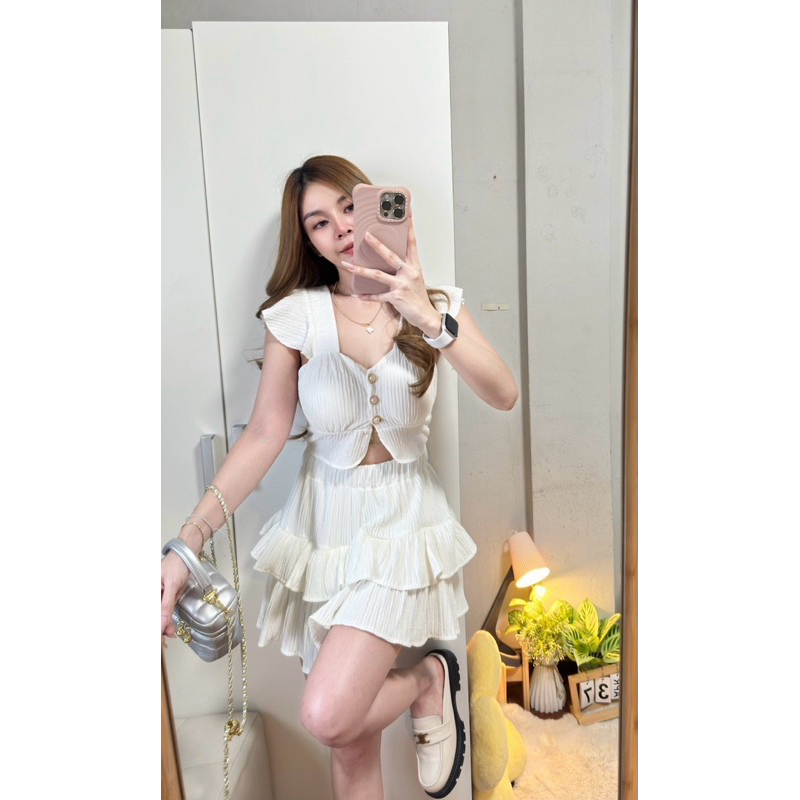 Roseshop เซต 2 ชิ้น ผ้าทอฟฟี่เนื้อหนา เสริมฟองน้ำ ติดกระดุมมุก มาพร้อมกางเกงกระโปรง ระบายชั้น