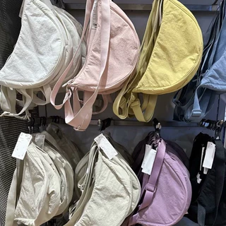 พร้อมส่ง มี39สีใหม่ กระเป๋า สไตล์ยูนิโคล Uniqlo Round Mini Shoulder Bag ผ้าไนลอน กระเป๋าคาดอก เบา