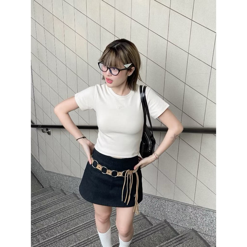 [ส่งต่อ‼️] Geschwisters "GWT Baby tee" เสื้อครอปสีครีม - จากร้าน Geschwisters