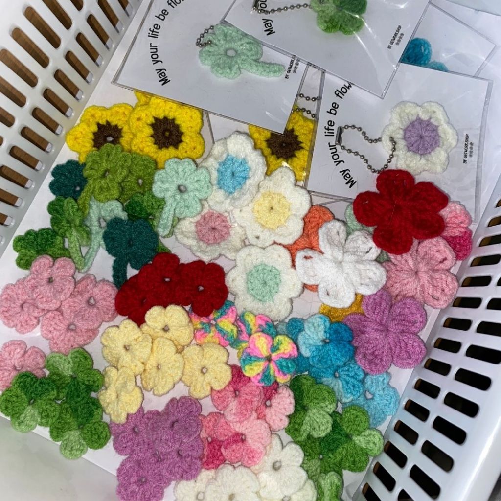 จัดเตรียม2-4วัน พวงกุญแจดอกไม้/ใบไม้ไหมพรม (พร้อมแพคเกจจิ้ง) ขั้นต่ำ 2 ชิ้น แฮนด์เมด ไหมพรมถัก ของชำร่วย ของขวัญวันปัจฉ