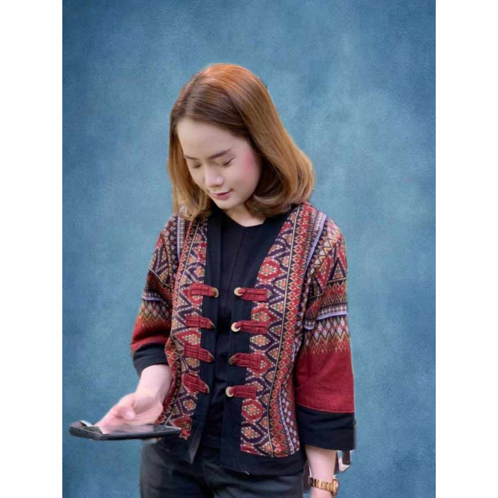 เสื้อคลุมผ้าไทยตัดต่อ กระดุมเหรียนจีน