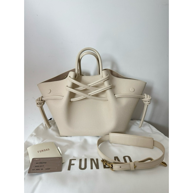 ส่งต่อ กระเป๋า Fundao AVA Grained Calfskin สี Ivory