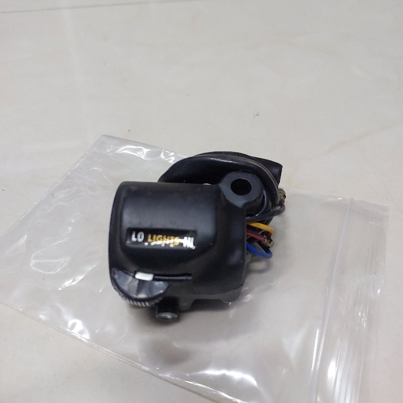 สวิทช์แฮนด์ข้างซ้าย Kawasaki G7-KH100C-G3T-KC100-KC125-GA2-GA3-GA5-90SS-G3TR ของใหม่งานเก่าเก็บสภาพสวยๆพร้อมใส่ใช้งาน