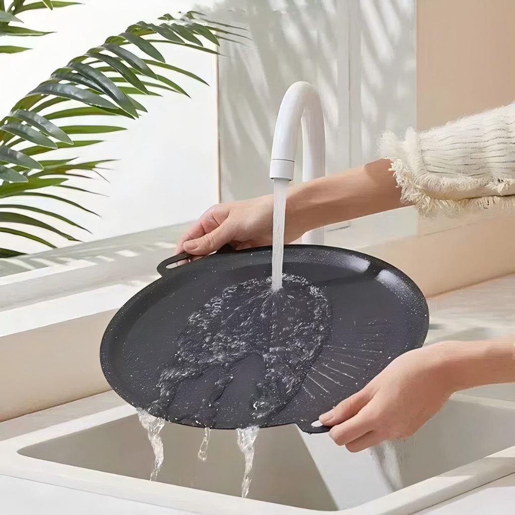 【34CM】 นอกบ้าน ตั้งแคมป์ สไตล์เกาหลี จานบาร์บีคิว ทอดและย่าง รอบ แบบพกพา ถาดไข่ดาว สำหรับใช้ในบ้าน  หูคู่ ถาดบาร์บีคิว