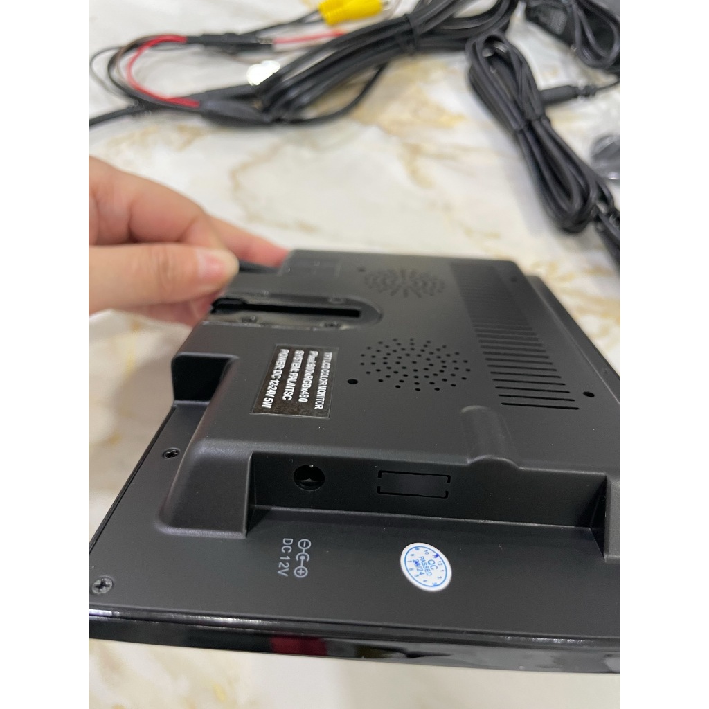 จอมอนิเตอร์ติดรถยนต์ขนาด 7 นิ้ว HDMI VGA AV monitor 7 inch รองรับ ช่องเสียบหลายชนิด เช่น VGA และ HDMI ,AV ซึ่งมีแต่รุ่นใ