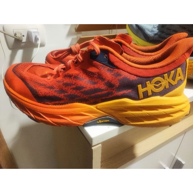 hoka speedgoat 5 รองเท้ามือสอง  44.5/28.5