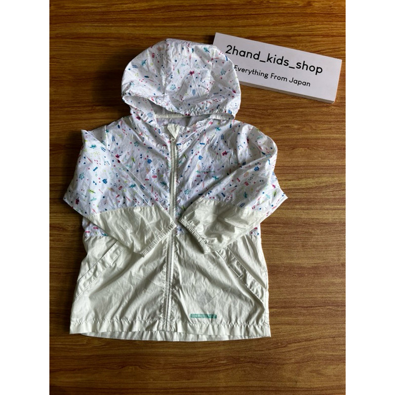 มือสองญี่ปุ่น•เสื้อเด็กกัน UV กันลม Decathlon  ลายน่ารักมาก มีรูระบายอากาศ Sz.4Year อกกว้าง 24” ตัวย
