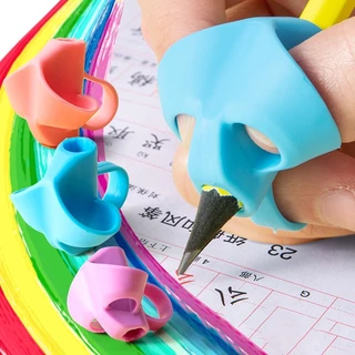 อุปกรณ์เครื่องเขียน โรงเรียน / ที่จับช่วยการเขียน สําหรับเด็ก / ที่ใส่ปากกา ดินสอ สามนิ้ว สําหรับเด็ก / อุปกรณ์แก้ไขท่าท