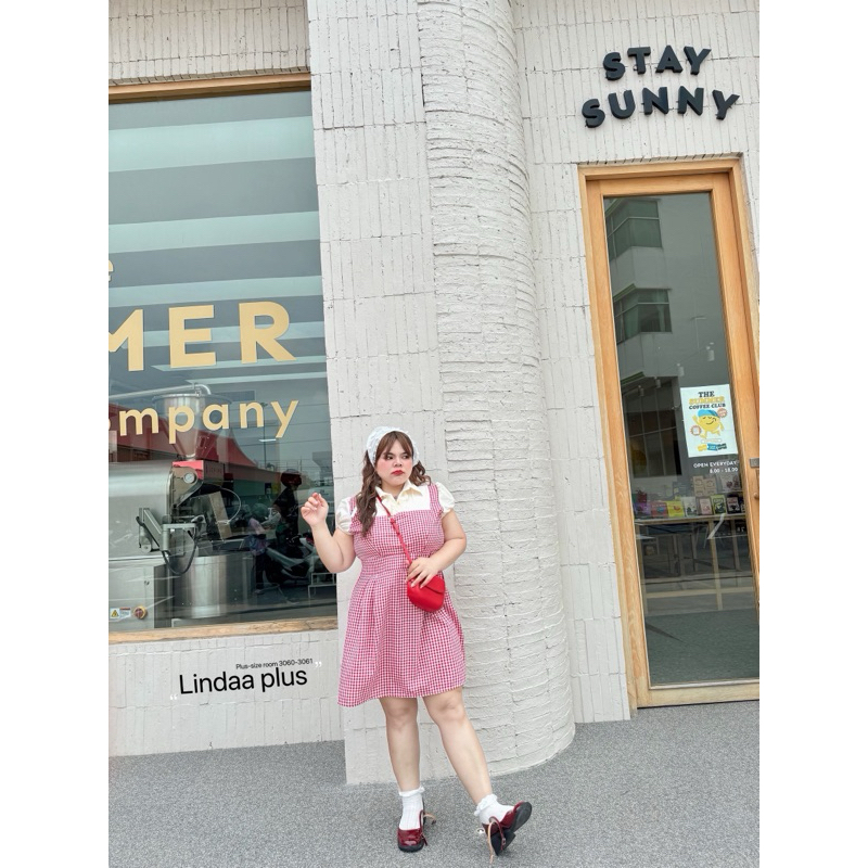 ชุดเดรส สก๊อตทรงน่ารัก ทรงเสื้อสีครีม กระดุมหน้าใช้ได้จริง